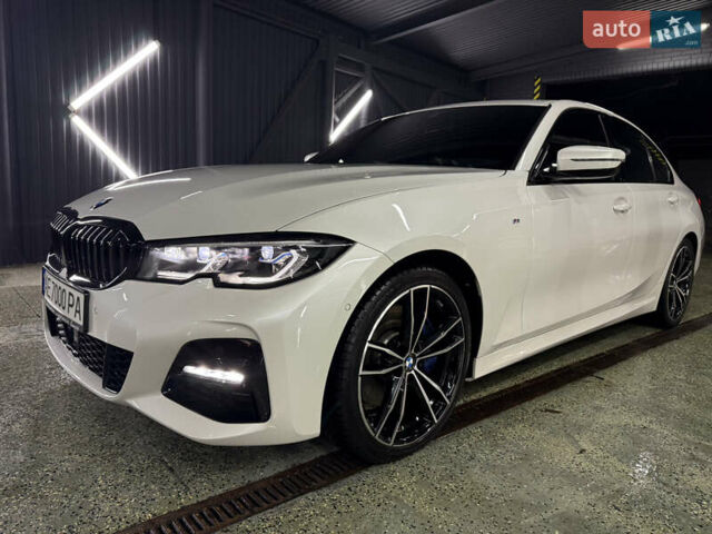 Белый БМВ 3 Серия, объемом двигателя 2 л и пробегом 21 тыс. км за 49500 $, фото 1 на Automoto.ua