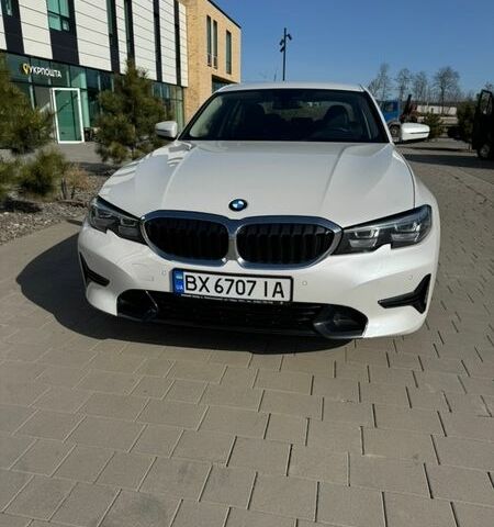 Белый БМВ 3 Серия, объемом двигателя 2 л и пробегом 17 тыс. км за 37000 $, фото 1 на Automoto.ua