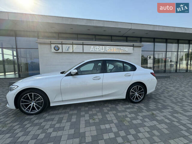 Белый БМВ 3 Серия, объемом двигателя 2 л и пробегом 7 тыс. км за 38400 $, фото 1 на Automoto.ua