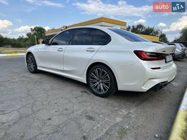 Белый БМВ 3 Серия, объемом двигателя 2 л и пробегом 17 тыс. км за 45800 $, фото 1 на Automoto.ua