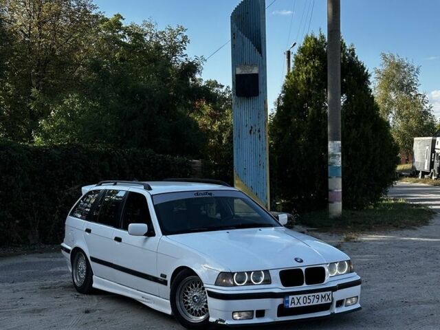 Белый БМВ 3 Серия, объемом двигателя 2.8 л и пробегом 326 тыс. км за 4350 $, фото 1 на Automoto.ua