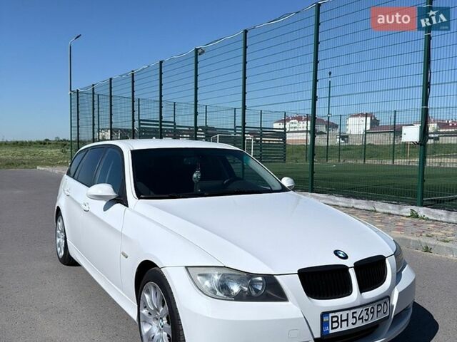 Белый БМВ 3 Серия, объемом двигателя 2 л и пробегом 316 тыс. км за 7700 $, фото 1 на Automoto.ua