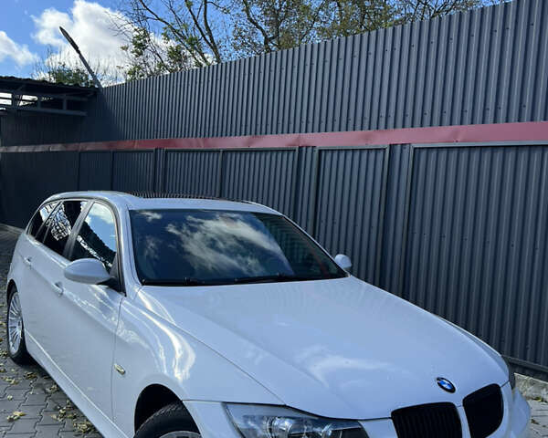 Белый БМВ 3 Серия, объемом двигателя 2 л и пробегом 390 тыс. км за 7800 $, фото 1 на Automoto.ua