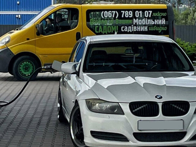 Білий БМВ 3 Серія, об'ємом двигуна 2 л та пробігом 270 тис. км за 8000 $, фото 1 на Automoto.ua