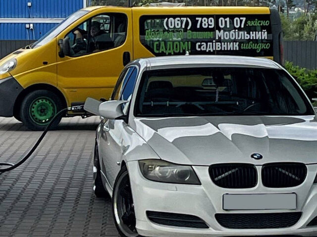 Білий БМВ 3 Серія, об'ємом двигуна 2 л та пробігом 270 тис. км за 8000 $, фото 1 на Automoto.ua