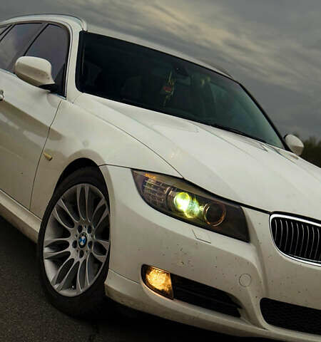 Белый БМВ 3 Серия, объемом двигателя 2 л и пробегом 267 тыс. км за 8200 $, фото 1 на Automoto.ua