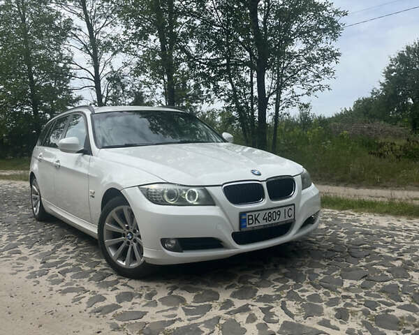 Белый БМВ 3 Серия, объемом двигателя 2 л и пробегом 240 тыс. км за 9350 $, фото 1 на Automoto.ua