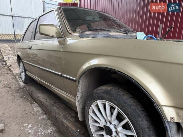 Бежевый БМВ 3 Серия, объемом двигателя 1.8 л и пробегом 219 тыс. км за 1500 $, фото 1 на Automoto.ua