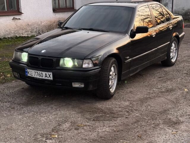 Черный БМВ 3 Серия, объемом двигателя 2 л и пробегом 400 тыс. км за 3000 $, фото 1 на Automoto.ua