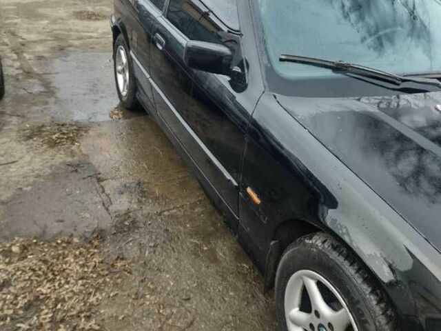 Черный БМВ 3 Серия, объемом двигателя 1.7 л и пробегом 3 тыс. км за 2363 $, фото 1 на Automoto.ua