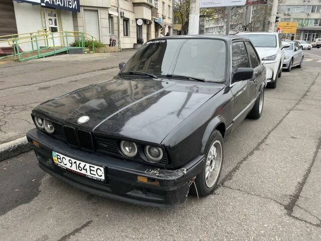 Черный БМВ 3 Серия, объемом двигателя 1.8 л и пробегом 400 тыс. км за 800 $, фото 1 на Automoto.ua