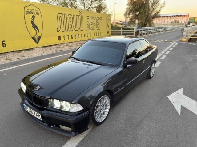 Черный БМВ 3 Серия, объемом двигателя 2 л и пробегом 200 тыс. км за 5000 $, фото 1 на Automoto.ua