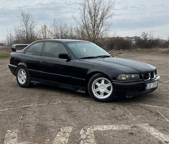 Черный БМВ 3 Серия, объемом двигателя 0 л и пробегом 300 тыс. км за 1625 $, фото 1 на Automoto.ua