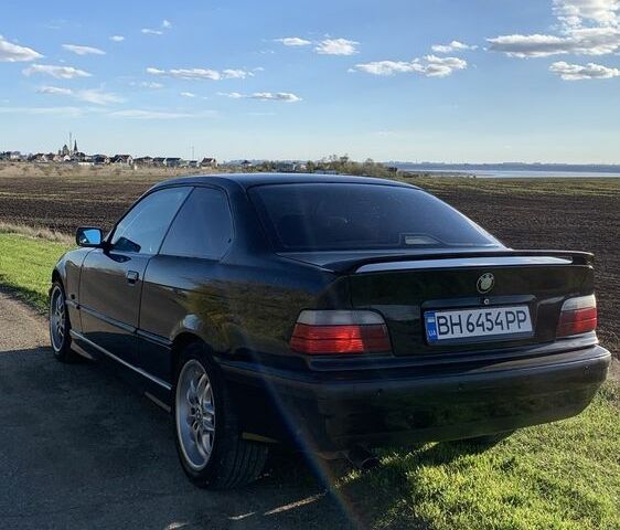 Чорний БМВ 3 Серія, об'ємом двигуна 1.8 л та пробігом 282 тис. км за 3700 $, фото 1 на Automoto.ua