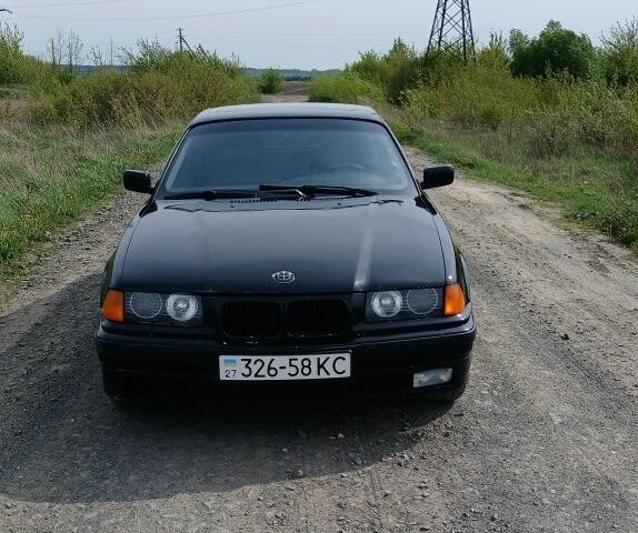 Черный БМВ 3 Серия, объемом двигателя 0 л и пробегом 337 тыс. км за 2350 $, фото 1 на Automoto.ua