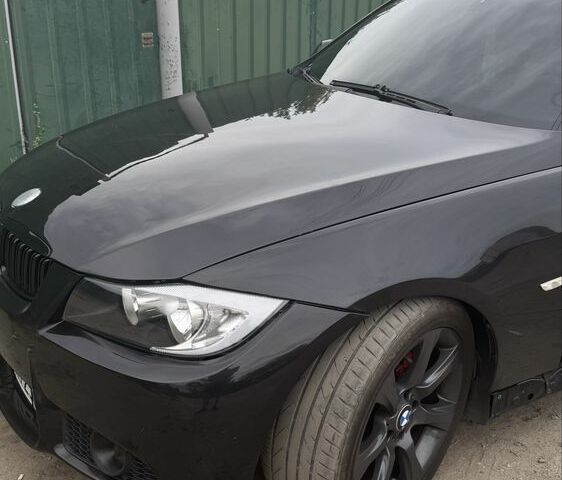 Чорний БМВ 3 Серія, об'ємом двигуна 2.5 л та пробігом 306 тис. км за 4500 $, фото 1 на Automoto.ua