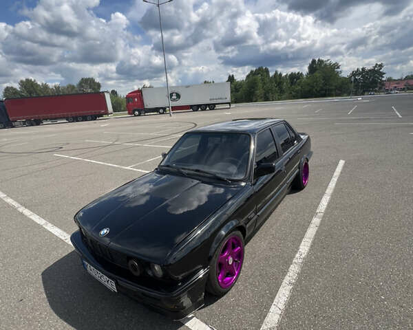 Черный БМВ 3 Серия, объемом двигателя 2.5 л и пробегом 300 тыс. км за 2500 $, фото 1 на Automoto.ua