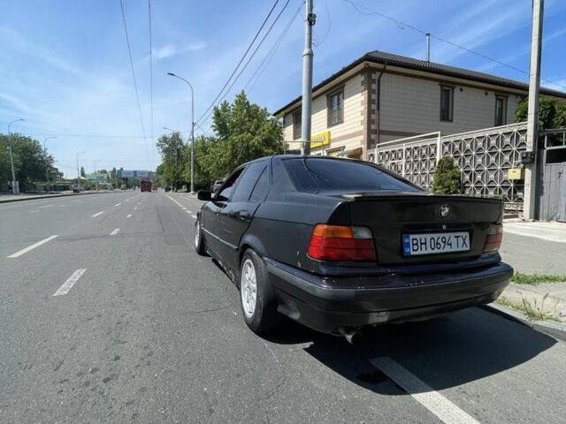 Чорний БМВ 3 Серія, об'ємом двигуна 2 л та пробігом 200 тис. км за 1650 $, фото 1 на Automoto.ua