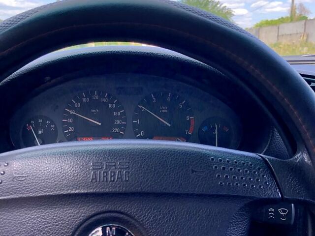 Черный БМВ 3 Серия, объемом двигателя 1.8 л и пробегом 416 тыс. км за 3300 $, фото 1 на Automoto.ua