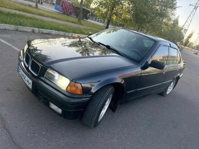 Чорний БМВ 3 Серія, об'ємом двигуна 1.6 л та пробігом 288 тис. км за 2750 $, фото 1 на Automoto.ua