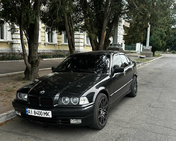 Черный БМВ 3 Серия, объемом двигателя 1.8 л и пробегом 480 тыс. км за 3800 $, фото 1 на Automoto.ua