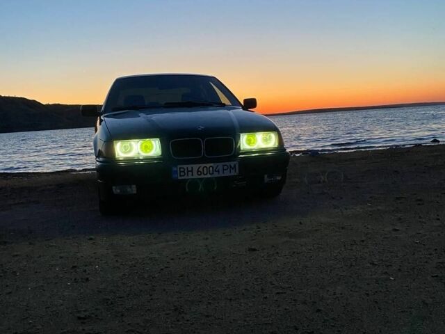 Черный БМВ 3 Серия, объемом двигателя 2 л и пробегом 310 тыс. км за 2900 $, фото 1 на Automoto.ua