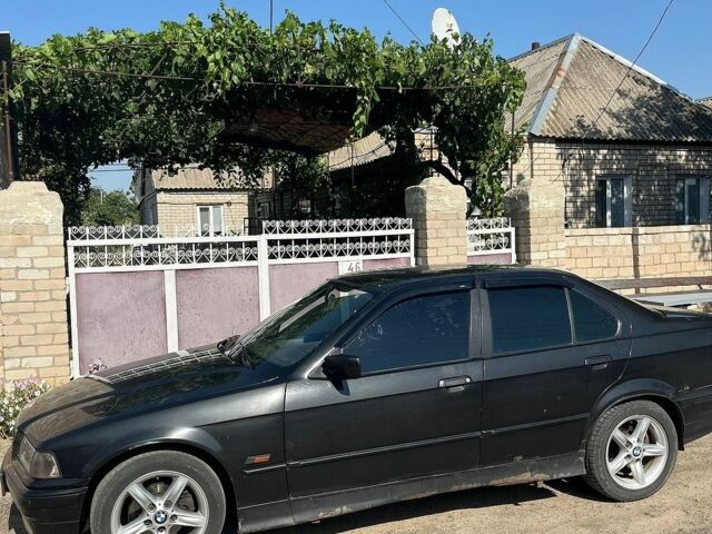 Чорний БМВ 3 Серія, об'ємом двигуна 1.8 л та пробігом 294 тис. км за 2000 $, фото 1 на Automoto.ua