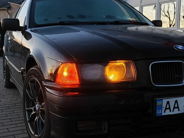 Черный БМВ 3 Серия, объемом двигателя 2.5 л и пробегом 333 тыс. км за 1650 $, фото 1 на Automoto.ua