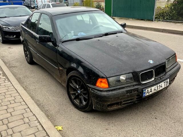 Черный БМВ 3 Серия, объемом двигателя 2.5 л и пробегом 275 тыс. км за 2030 $, фото 1 на Automoto.ua