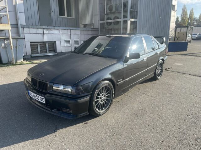 Черный БМВ 3 Серия, объемом двигателя 2 л и пробегом 300 тыс. км за 4500 $, фото 1 на Automoto.ua