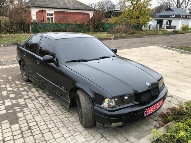 Чорний БМВ 3 Серія, об'ємом двигуна 2 л та пробігом 300 тис. км за 1550 $, фото 1 на Automoto.ua