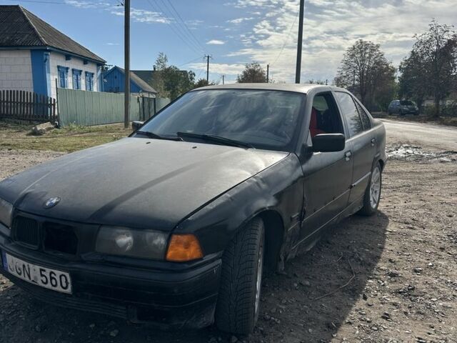 Черный БМВ 3 Серия, объемом двигателя 0 л и пробегом 420 тыс. км за 840 $, фото 1 на Automoto.ua