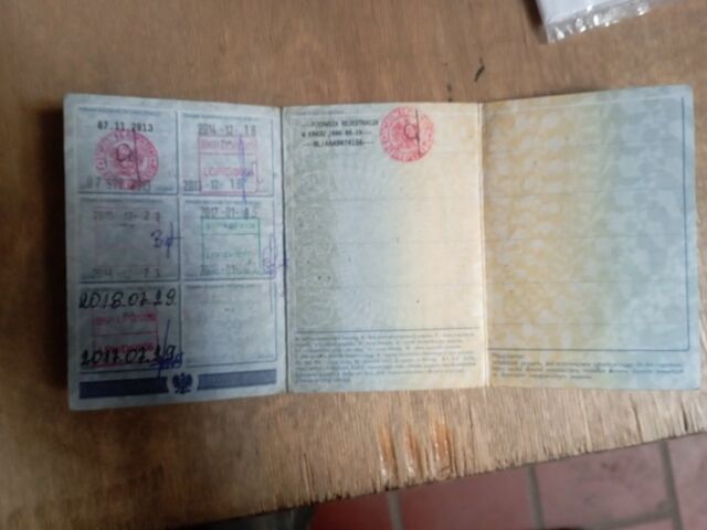 Чорний БМВ 3 Серія, об'ємом двигуна 2 л та пробігом 238 тис. км за 960 $, фото 1 на Automoto.ua