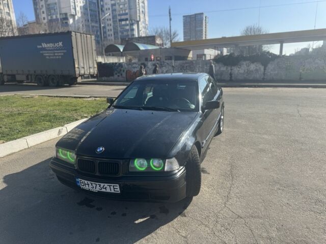 Черный БМВ 3 Серия, объемом двигателя 1.6 л и пробегом 350 тыс. км за 2000 $, фото 1 на Automoto.ua