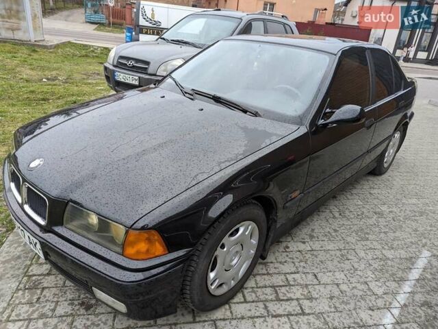 Черный БМВ 3 Серия, объемом двигателя 1.6 л и пробегом 360 тыс. км за 3300 $, фото 1 на Automoto.ua