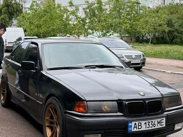 Черный БМВ 3 Серия, объемом двигателя 2.5 л и пробегом 300 тыс. км за 1850 $, фото 1 на Automoto.ua