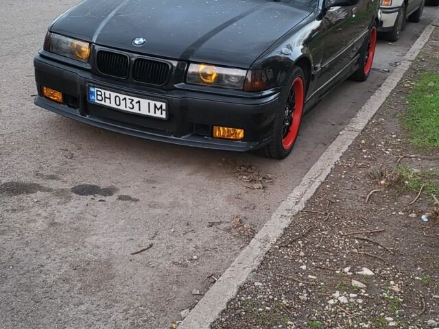 Чорний БМВ 3 Серія, об'ємом двигуна 2.5 л та пробігом 400 тис. км за 2700 $, фото 1 на Automoto.ua