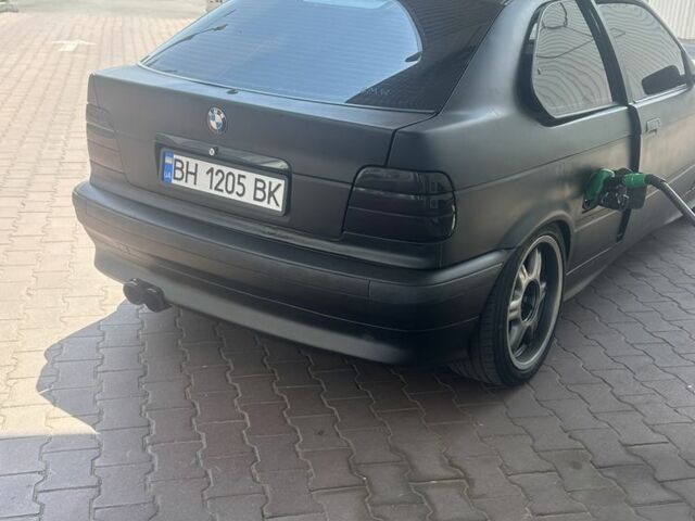 Чорний БМВ 3 Серія, об'ємом двигуна 0 л та пробігом 298 тис. км за 1700 $, фото 1 на Automoto.ua