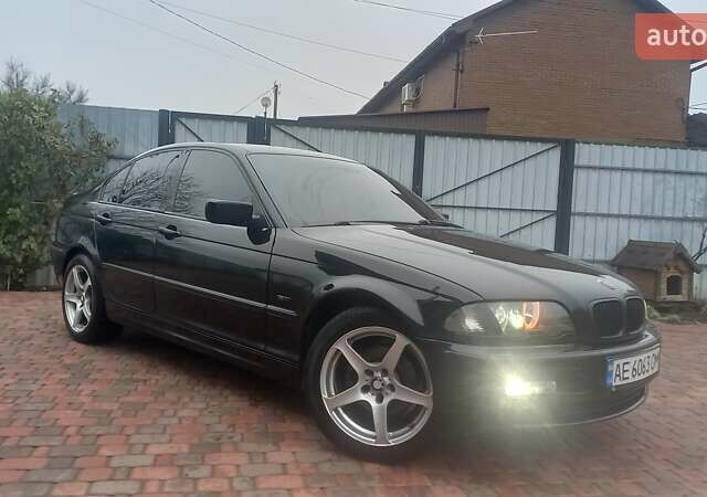 Черный БМВ 3 Серия, объемом двигателя 1.9 л и пробегом 337 тыс. км за 4000 $, фото 1 на Automoto.ua