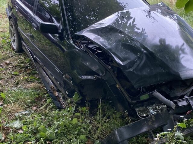 Чорний БМВ 3 Серія, об'ємом двигуна 0 л та пробігом 350 тис. км за 601 $, фото 1 на Automoto.ua