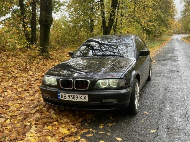 Черный БМВ 3 Серия, объемом двигателя 1.8 л и пробегом 300 тыс. км за 2900 $, фото 1 на Automoto.ua