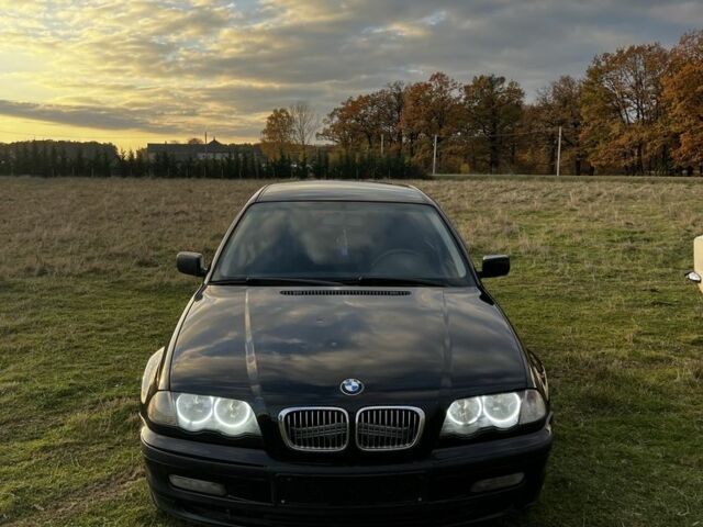 Черный БМВ 3 Серия, объемом двигателя 2 л и пробегом 380 тыс. км за 4000 $, фото 1 на Automoto.ua