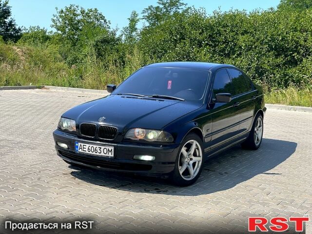Черный БМВ 3 Серия, объемом двигателя 1.9 л и пробегом 300 тыс. км за 4500 $, фото 1 на Automoto.ua