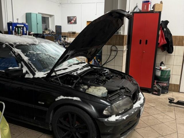 Чорний БМВ 3 Серія, об'ємом двигуна 2 л та пробігом 3 тис. км за 1500 $, фото 1 на Automoto.ua