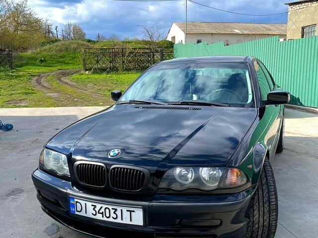 Черный БМВ 3 Серия, объемом двигателя 1.9 л и пробегом 300 тыс. км за 4200 $, фото 1 на Automoto.ua