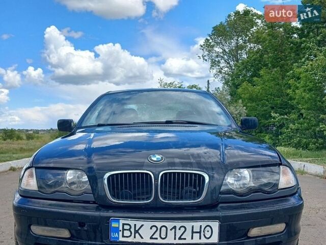 Черный БМВ 3 Серия, объемом двигателя 2 л и пробегом 777 тыс. км за 2500 $, фото 1 на Automoto.ua
