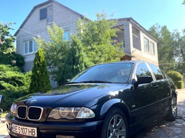 Черный БМВ 3 Серия, объемом двигателя 2 л и пробегом 312 тыс. км за 4500 $, фото 1 на Automoto.ua