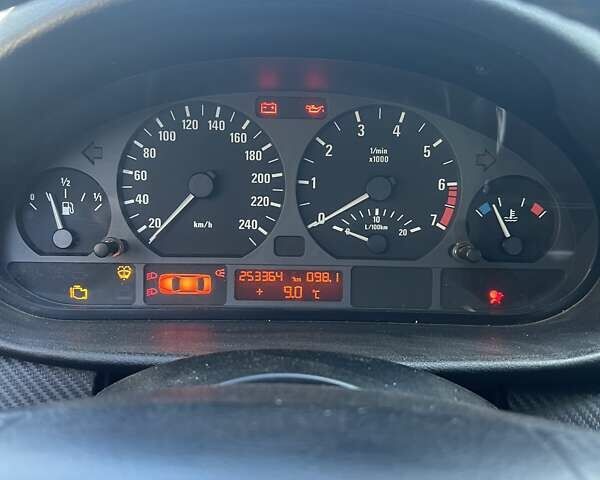 Черный БМВ 3 Серия, объемом двигателя 2.17 л и пробегом 253 тыс. км за 4800 $, фото 1 на Automoto.ua