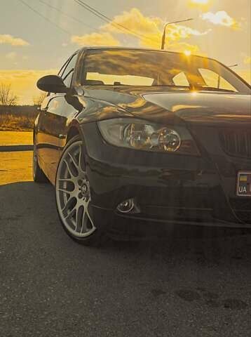 Черный БМВ 3 Серия, объемом двигателя 2 л и пробегом 100 тыс. км за 8250 $, фото 1 на Automoto.ua