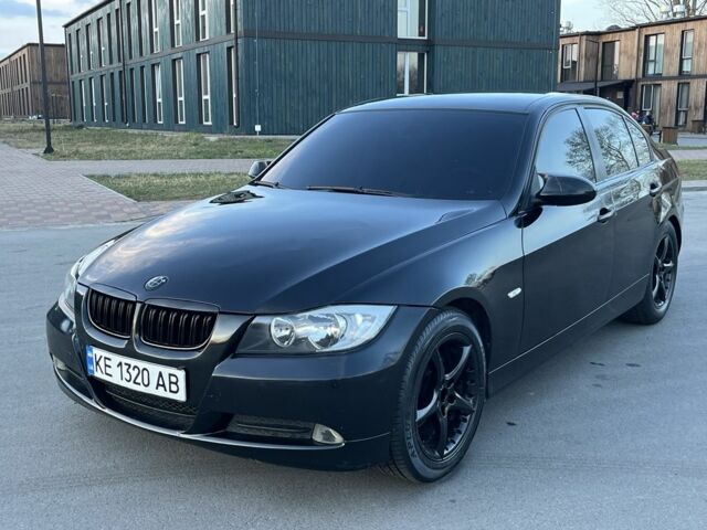 Черный БМВ 3 Серия, объемом двигателя 2 л и пробегом 300 тыс. км за 4950 $, фото 1 на Automoto.ua
